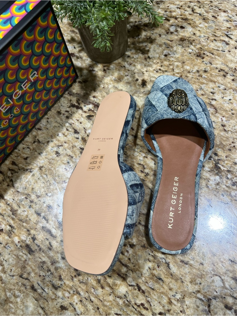 Kurt Geiger London Quilted Denim 
KENSINGTON FLAT SANDAL w/ Gold Emblem 39 - Picture 10 of 12